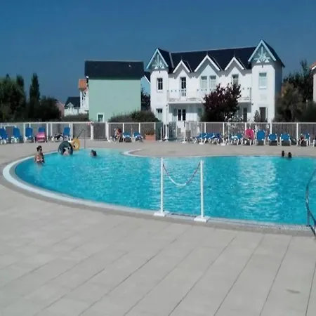 Maison - Piscine Chauffee Avril-septembre *